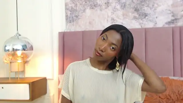 Snapshot of SabrinaDevill chatting on February 6, 12:59 pm SabrinaDevill online show from February 6, 12:59 pm