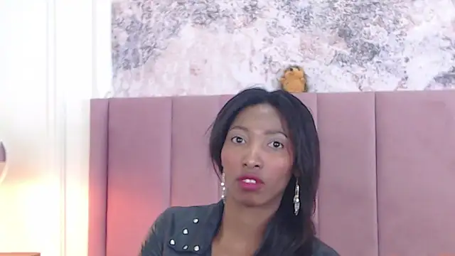 Snapshot of SabrinaDevill chatting on November 11, 1:00 pm SabrinaDevill online show from November 11, 1:00 pm