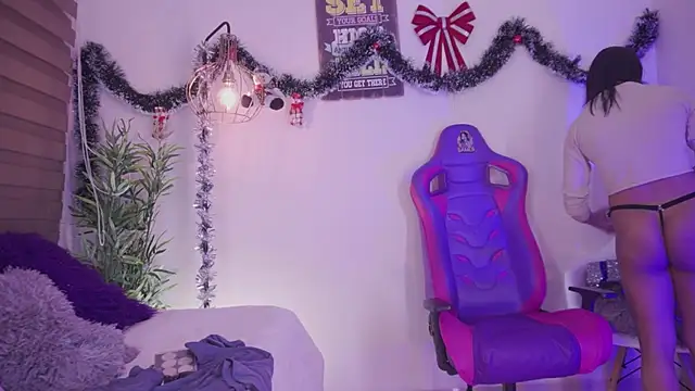 madelyn rose  online show from December 5, 2:09 am