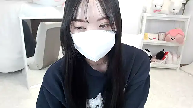 momo room online show from April 26, 12:36 pm