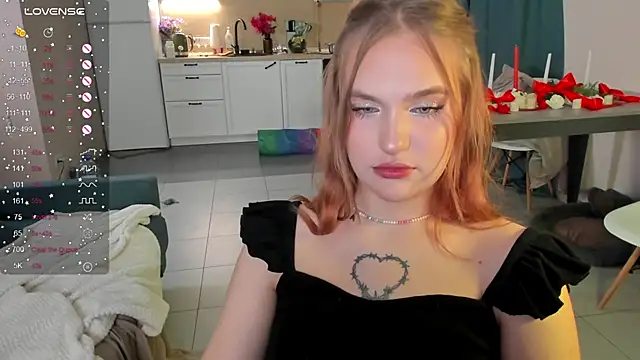 CarolineLovers online show from December 27, 3:20 am