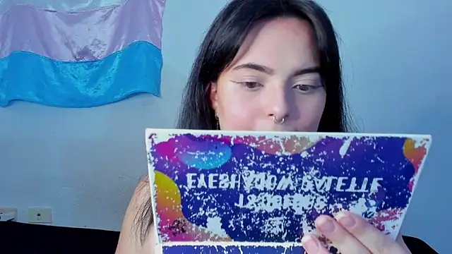 Snapshot of elizabethtaylorxxx chatting on June 18, 2:10 pm elizabethtaylorxxx online show from June 18, 2:10 pm