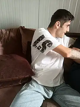 arenn1997 online show from April 4, 12:46 pm