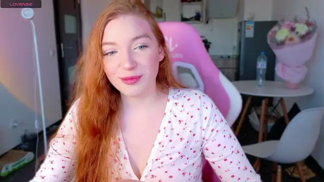 cinnabon girls online show from March 13, 3:18 pm