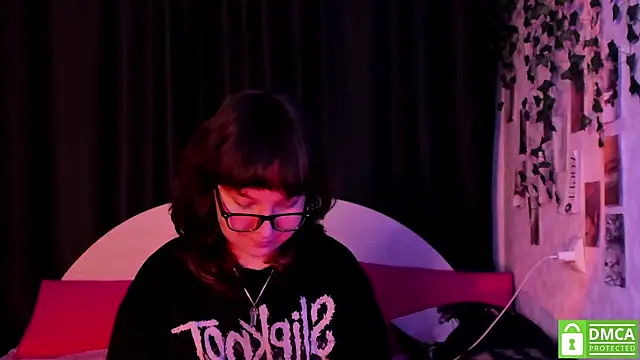 dreamgirllovee online show from November 17, 5:02 am