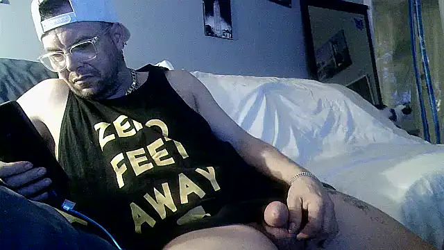 Vinyboy69 online show from May 6, 6:30 am