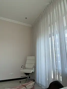 Hott Lolla online show from February 25, 10:15 am