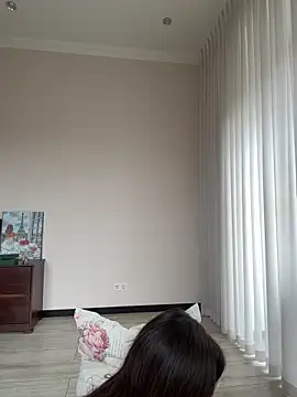 Hott Lolla online show from October 6, 7:50 am