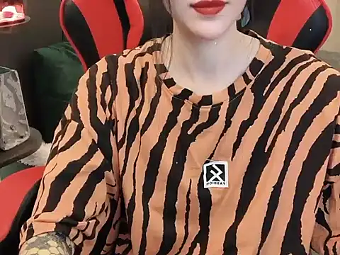 Snapshot of witch-39 chatting on December 2, 3:36 pm witch-39 online show from December 2, 3:36 pm