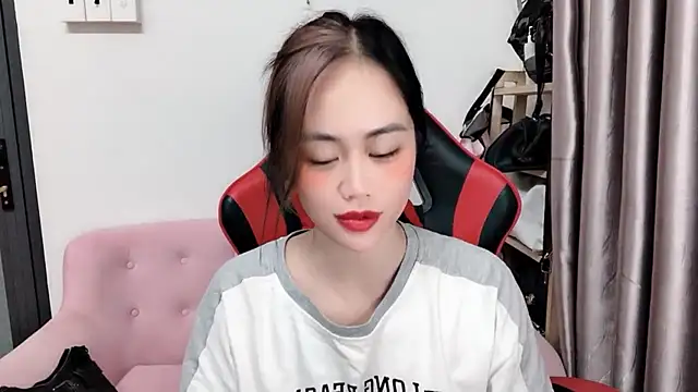 Snapshot of witch-39 chatting on December 19, 4:58 pm witch-39 online show from December 19, 4:58 pm