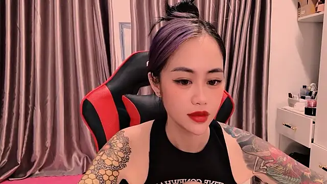 Snapshot of witch-39 chatting on February 9, 5:22 am witch-39 online show from February 9, 5:22 am