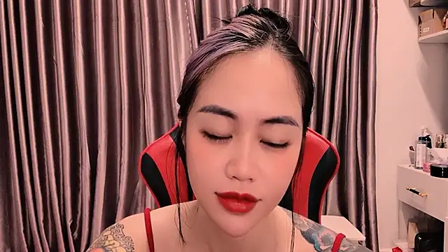 Snapshot of witch-39 chatting on February 12, 6:41 am witch-39 online show from February 12, 6:41 am