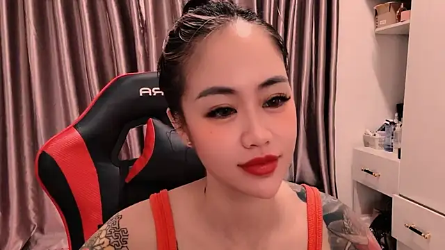 Snapshot of witch-39 chatting on February 23, 6:22 am witch-39 online show from February 23, 6:22 am