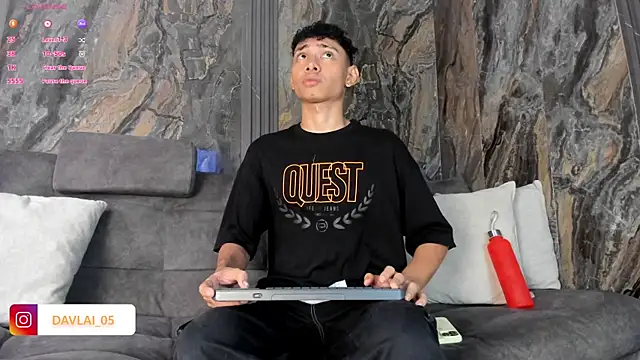 Daviid laidd online show from April 7, 7:25 pm