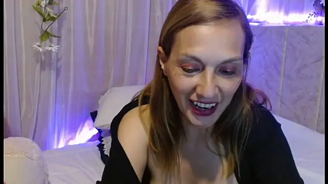 italagomez  online show from January 25, 1:54 am