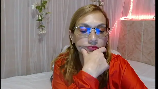 italagomez  online show from February 27, 1:48 am