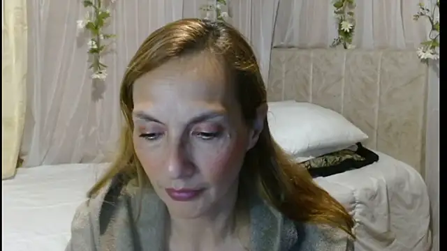 italagomez  online show from March 5, 10:43 pm