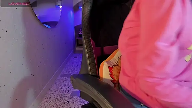 IamNayuta online show from September 12, 7:58 pm