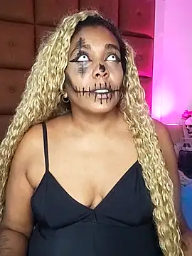 ELLA KELLY online show from October 31, 12:39 pm