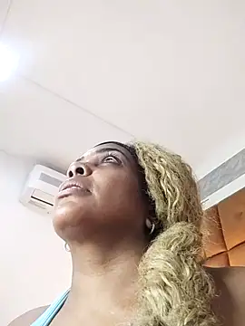 Snapshot of ELLA_KELLY chatting on December 18, 12:00 pm ELLA KELLY online show from December 18, 12:00 pm