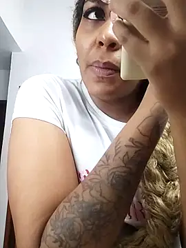 Snapshot of ELLA_KELLY chatting on December 19, 12:01 pm ELLA KELLY online show from December 19, 12:01 pm