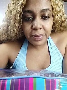 Snapshot of ELLA_KELLY chatting on January 10, 11:45 am ELLA KELLY online show from January 10, 11:45 am