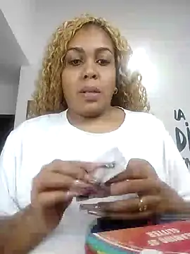 Snapshot of ELLA_KELLY chatting on January 17, 11:37 am ELLA KELLY online show from January 17, 11:37 am