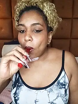 Snapshot of ELLA_KELLY chatting on February 4, 12:00 pm ELLA KELLY online show from February 4, 12:00 pm