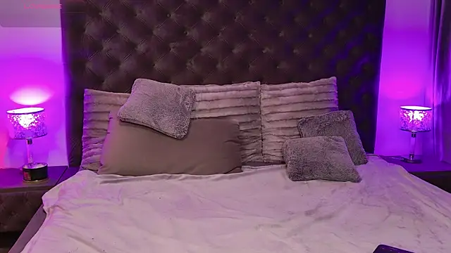 KrisNoir online show from April 25, 8:28 am