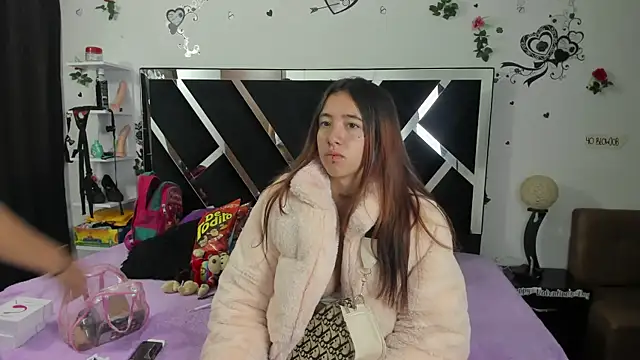 1lovelygirls online show from January 25, 11:55 am