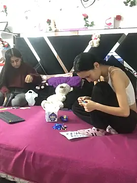 1lovelygirls online show from September 9, 12:59 pm