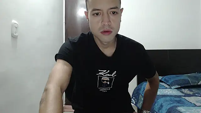 dimitriquiet05 online show from December 17, 4:34 am