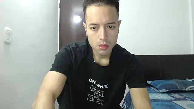 dimitriquiet05 online show from December 18, 1:59 am