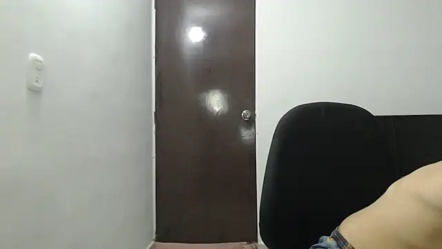 dimitriquiet05 online show from December 27, 5:09 am