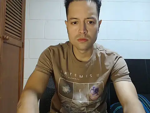 dimitriquiet05 online show from March 21, 8:19 am