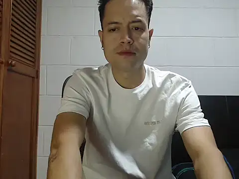 dimitriquiet05 online show from March 22, 7:56 am