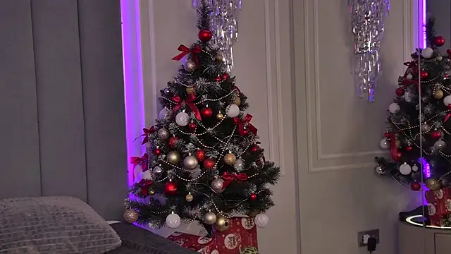 ChloeMarsch online show from December 16, 5:01 am