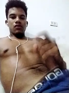 Snapshot of Gutierrez6383 chatting on March 13, 6:16 am Gutierrez6383 online show from March 13, 6:16 am