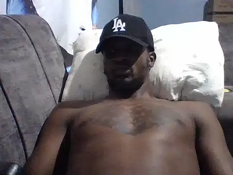 Snapshot of Tonedom chatting on October 14, 9:48 pm Tonedom online show from October 14, 9:48 pm