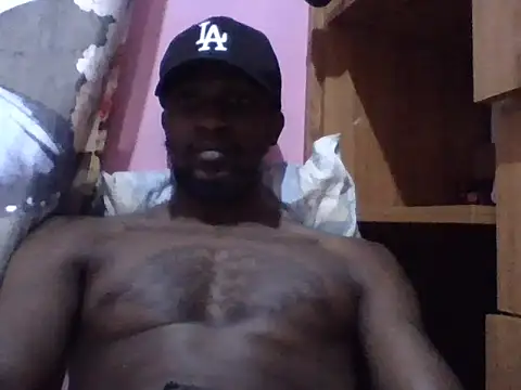 Snapshot of Tonedom chatting on October 17, 10:12 pm Tonedom online show from October 17, 10:12 pm