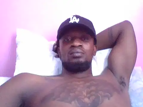 Snapshot of Tonedom chatting on October 29, 9:55 am Tonedom online show from October 29, 9:55 am