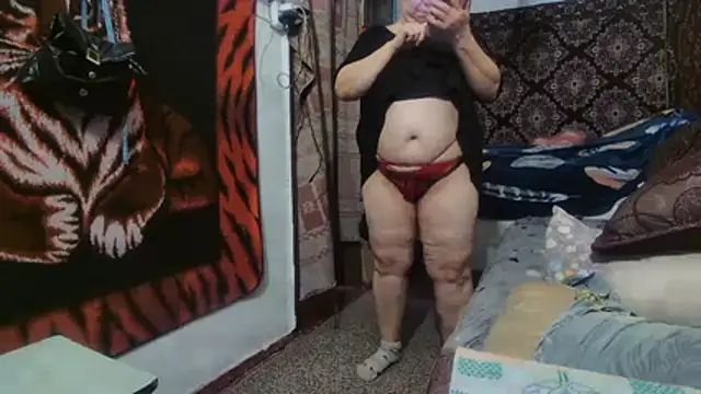 Snapshot of NataliiaRosa54 chatting on January 14, 6:35 pm NataliiaRosa54 online show from January 14, 6:35 pm