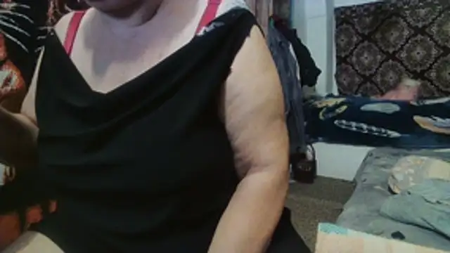 Snapshot of NataliiaRosa54 chatting on February 13, 7:10 pm NataliiaRosa54 online show from February 13, 7:10 pm