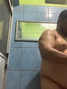 Snapshot of ThickD619 chatting on October 1, 5:02 am ThickD619 online show from October 1, 5:02 am