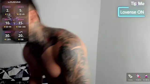 Snapshot of mike_belle chatting on February 15, 12:18 am mike belle online show from February 15, 12:18 am