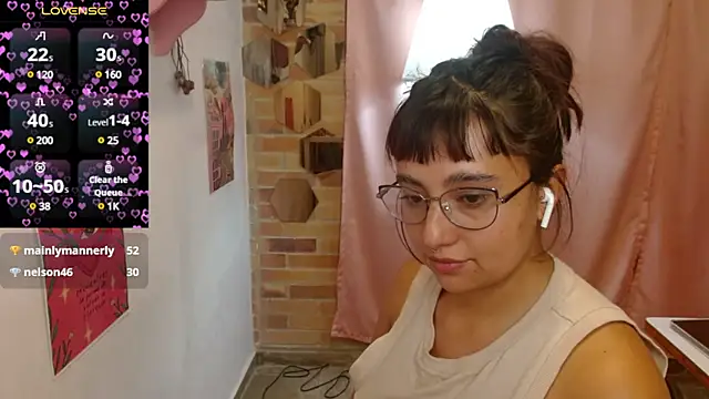 Snapshot of emitaa17228o chatting on February 7, 11:34 pm emitaa17228o online show from February 7, 11:34 pm