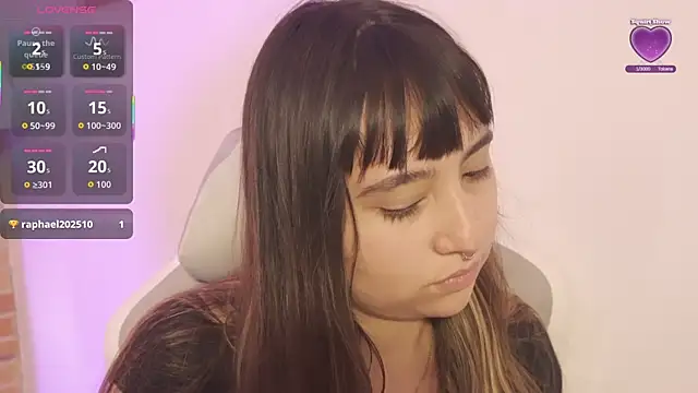 Snapshot of emitaa17228o chatting on October 28, 8:33 pm emitaa17228o online show from October 28, 8:33 pm