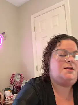 Snapshot of MsStrawbooty chatting on February 6, 5:27 pm MsStrawbooty online show from February 6, 5:27 pm