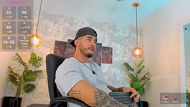 Snapshot of Nate_franco chatting on June 30, 6:03 am Nate franco online show from June 30, 6:03 am