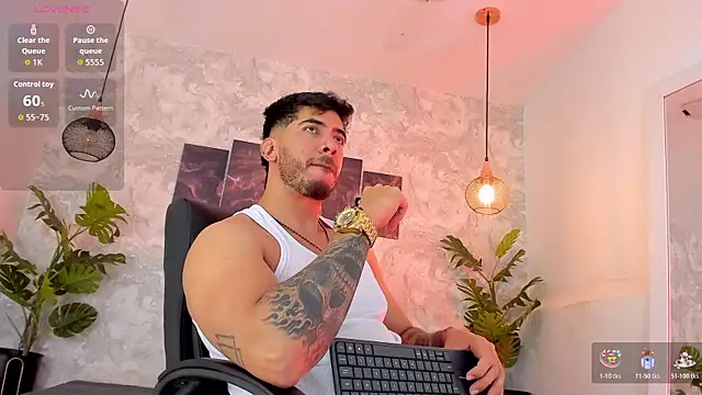 Snapshot of Nate_franco chatting on July 19, 3:32 am Nate franco online show from July 19, 3:32 am